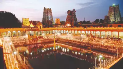 Meenakshi Amman Temple gopuram, Madurai